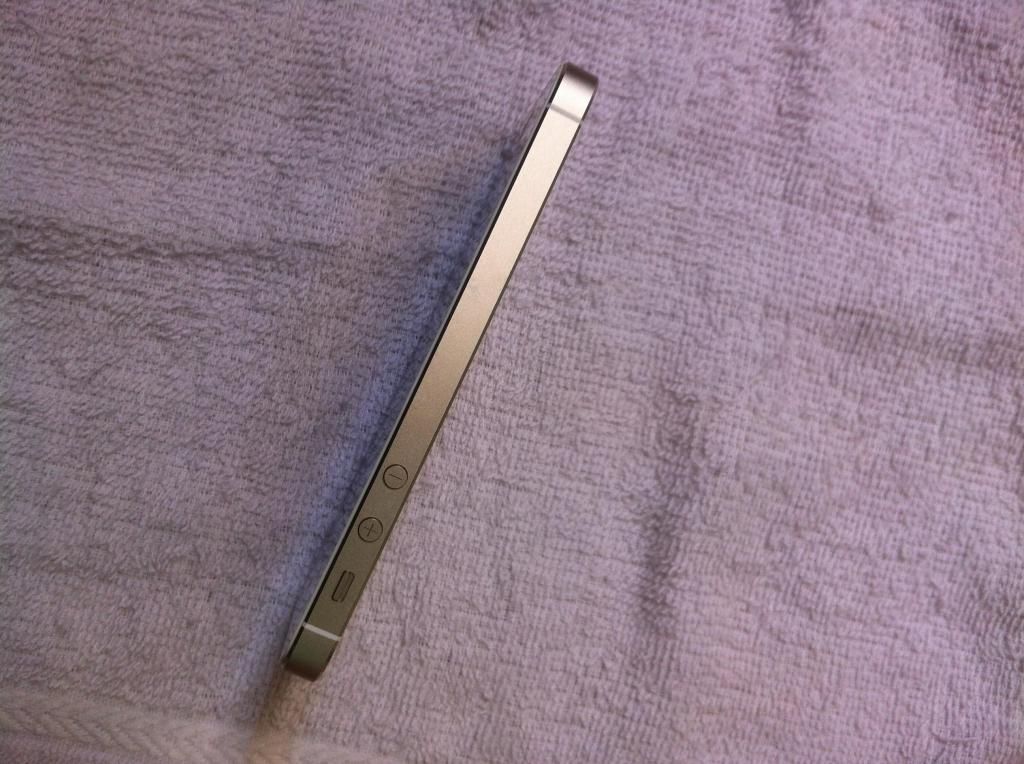 5s gold 16g AT&T mới 99%  9t3 tiền - 9