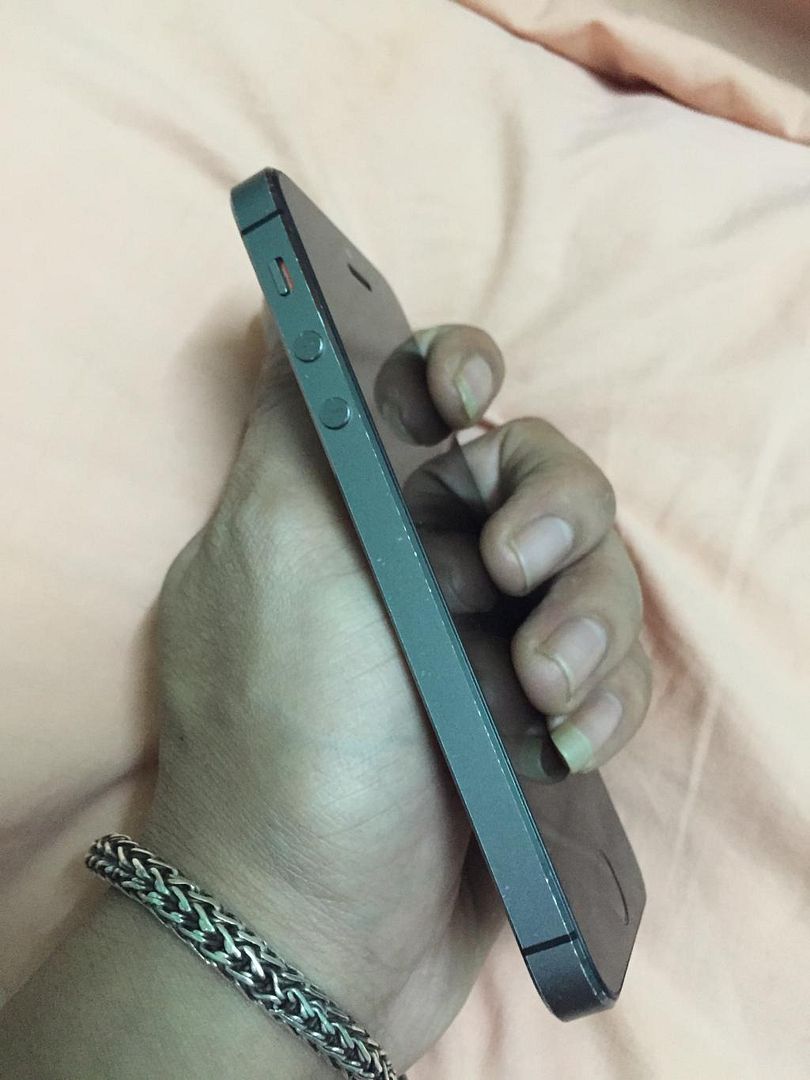 iphone 5S 64G qte = 8tr . 5S lock GOLD = 6.5tr . IP 5 trắng đen = 5.4tr .IP 4S lock 2 - 2