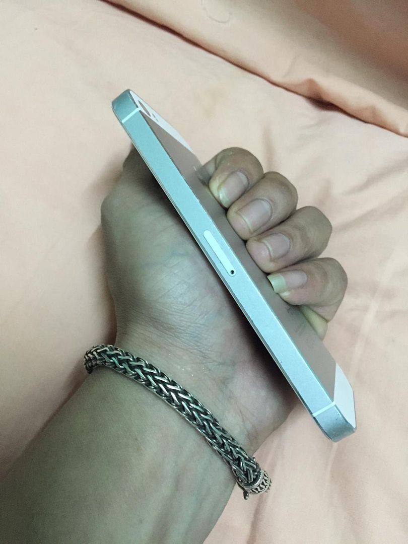 iphone 5S 64G qte = 8tr . 5S lock GOLD = 6.5tr . IP 5 trắng đen = 5.4tr .IP 4S lock 2 - 11