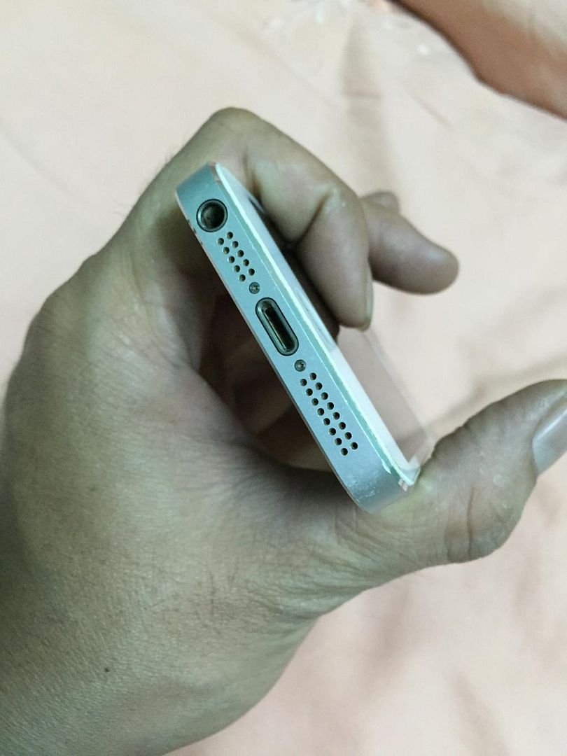 iphone 5S 64G qte = 8tr . 5S lock GOLD = 6.5tr . IP 5 trắng đen = 5.4tr .IP 4S lock 2 - 22