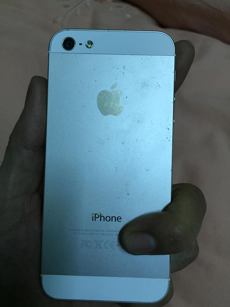 iphone 5S 64G qte = 8tr . 5S lock GOLD = 6.5tr . IP 5 trắng đen = 5.4tr .IP 4S lock 2 - 24