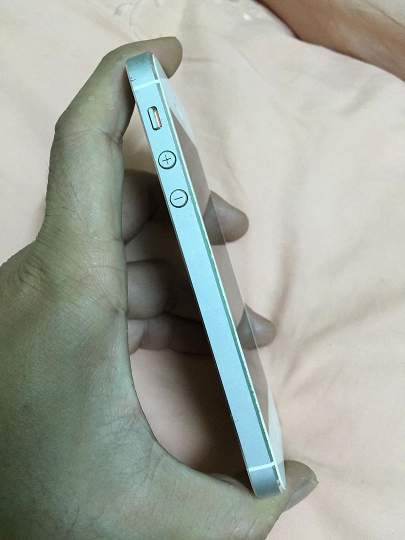 iphone 5S 64G qte = 8tr . 5S lock GOLD = 6.5tr . IP 5 trắng đen = 5.4tr .IP 4S lock 2 - 21