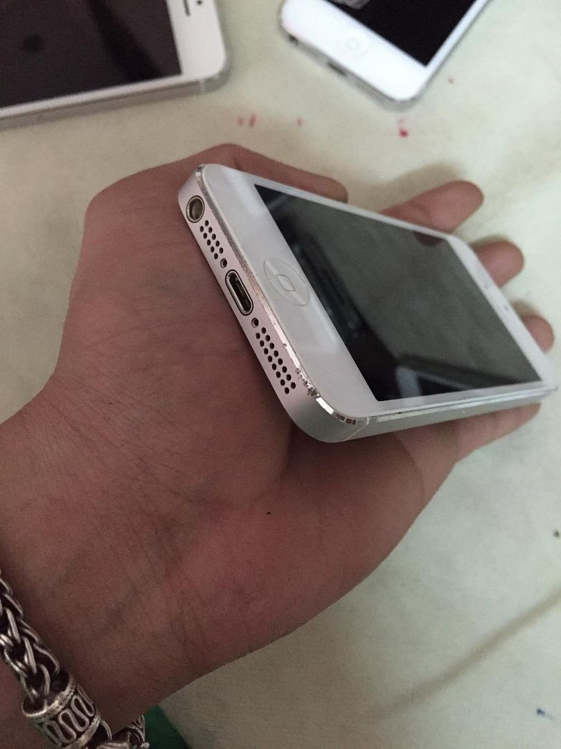 iphone 5S 64G qte = 8tr . 5S lock GOLD = 6.5tr . IP 5 trắng đen = 5.4tr .IP 4S lock 2 - 19