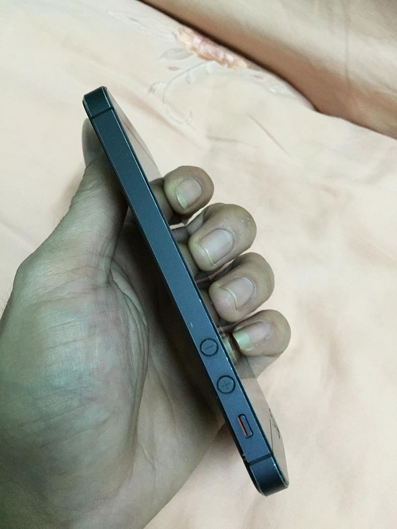 iphone 5S 64G qte = 8tr . 5S lock GOLD = 6.5tr . IP 5 trắng đen = 5.4tr .IP 4S lock 2 - 27