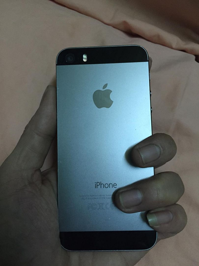 iphone 5S 64G qte = 8tr . 5S lock GOLD = 6.5tr . IP 5 trắng đen = 5.4tr .IP 4S lock 2 - 6