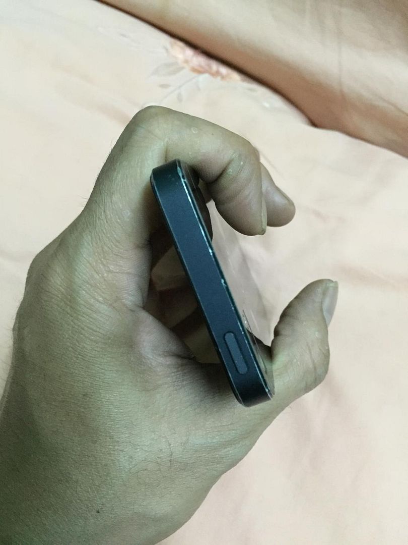 iphone 5S 64G qte = 8tr . 5S lock GOLD = 6.5tr . IP 5 trắng đen = 5.4tr .IP 4S lock 2 - 26