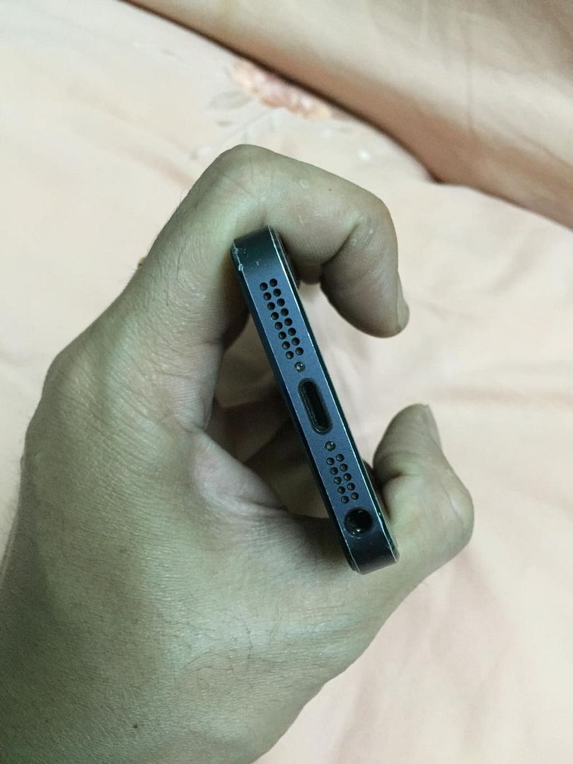 iphone 5S 64G qte = 8tr . 5S lock GOLD = 6.5tr . IP 5 trắng đen = 5.4tr .IP 4S lock 2 - 28