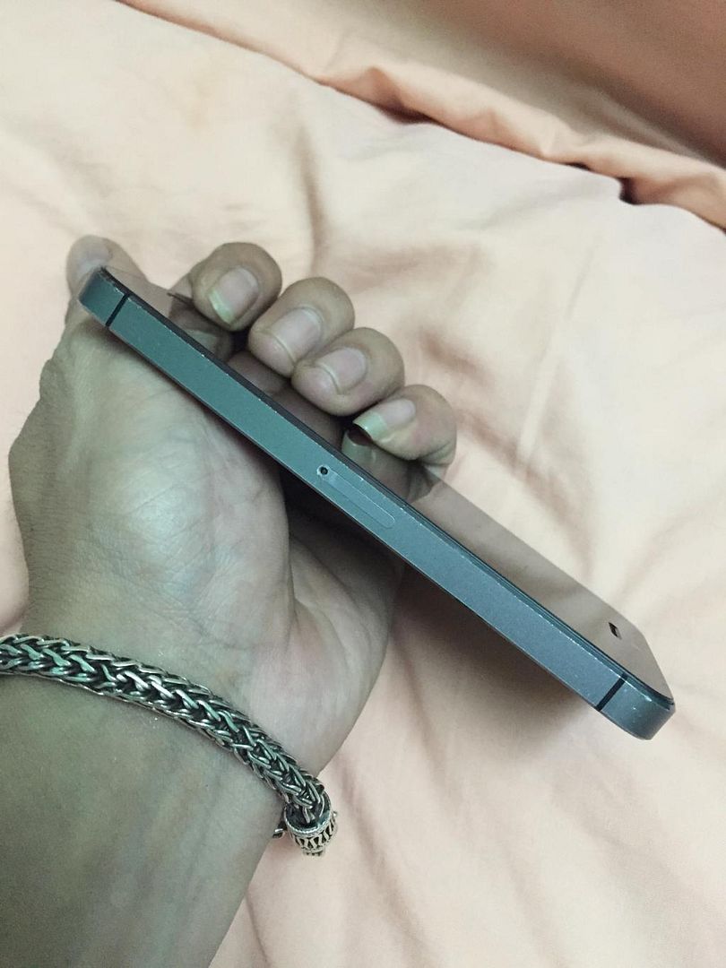 iphone 5S 64G qte = 8tr . 5S lock GOLD = 6.5tr . IP 5 trắng đen = 5.4tr .IP 4S lock 2 - 4