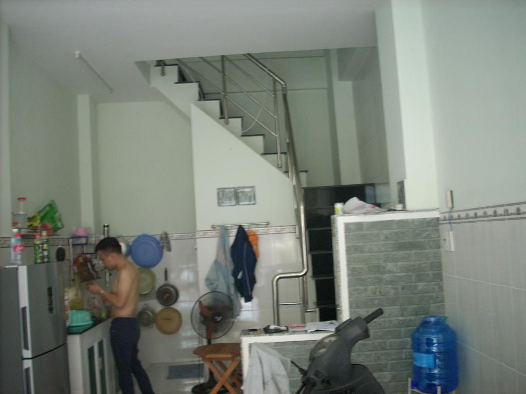 Cho thuê NGUYÊN CĂN quận 10, 2 lầu, mới xây. Giá rẻ - 2